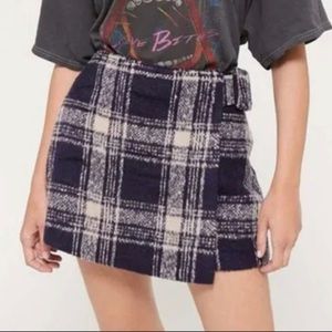 Urban Outfitters Navy and Cream Wool Plaid Skirt Size Small